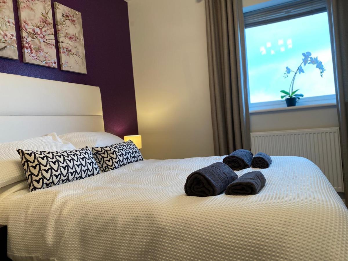 Stunning Sea Views, Luxury Apartment Beaches & Restaurants Are A Short Walk Away New Quay Exteriér fotografie
