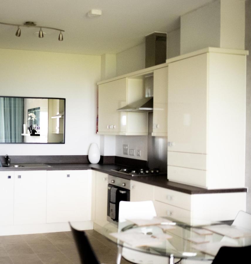 Stunning Sea Views, Luxury Apartment Beaches & Restaurants Are A Short Walk Away New Quay Exteriér fotografie
