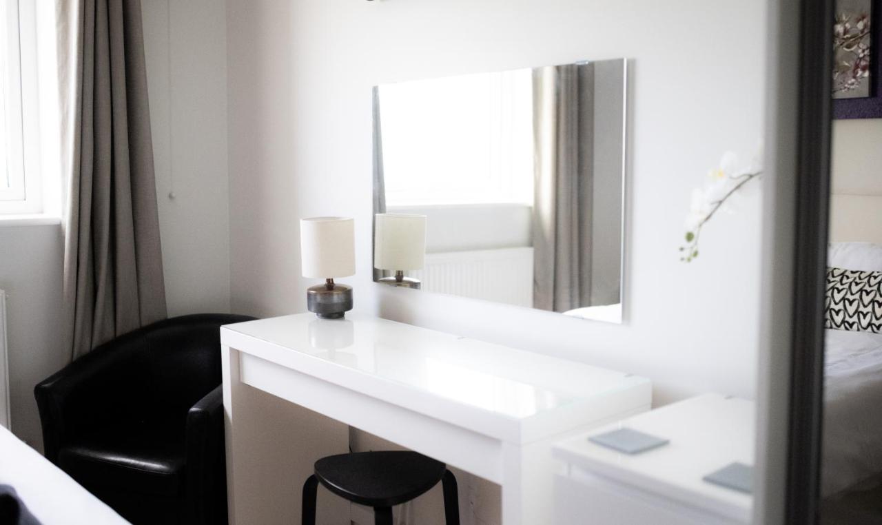 Stunning Sea Views, Luxury Apartment Beaches & Restaurants Are A Short Walk Away New Quay Exteriér fotografie